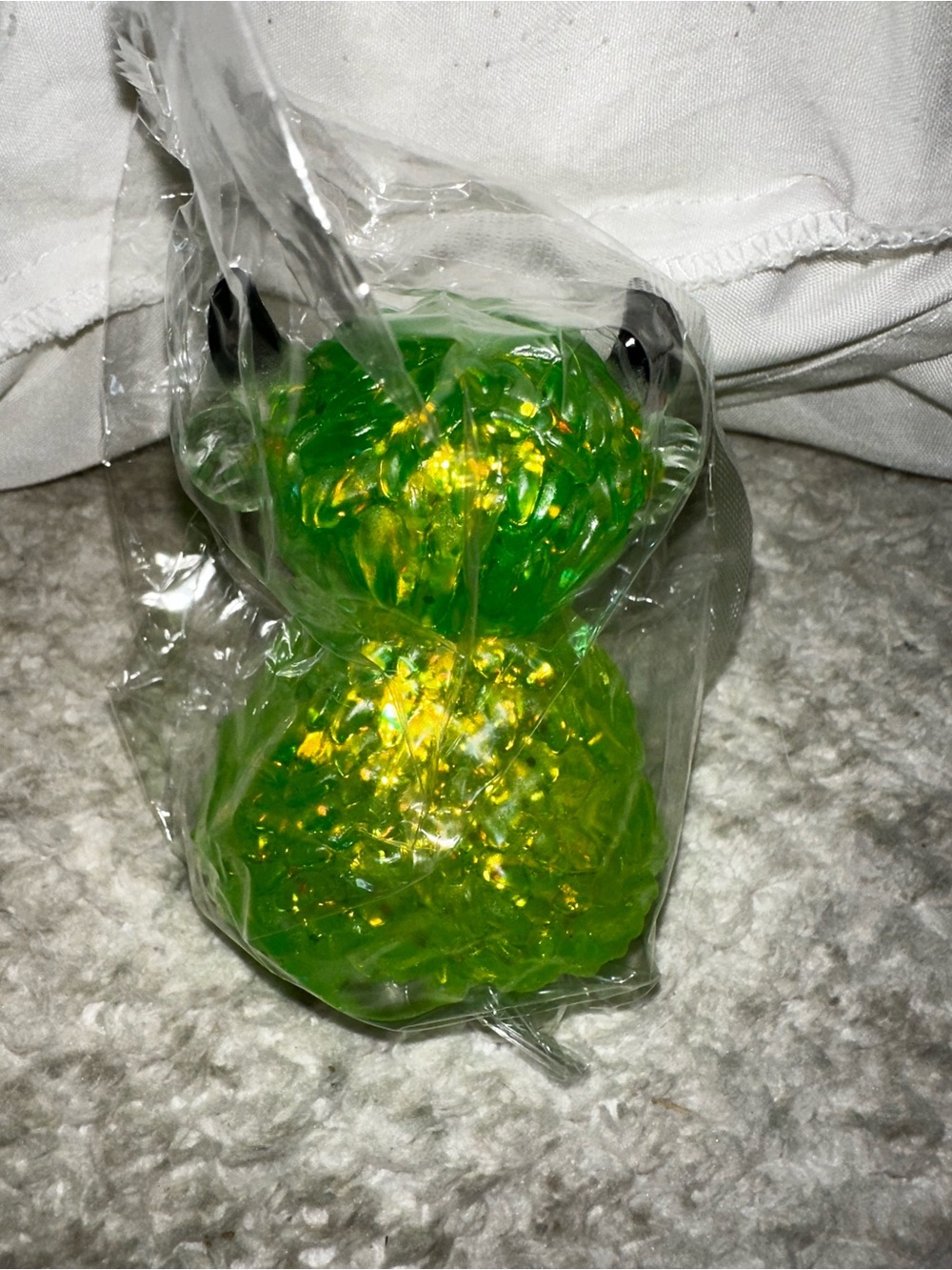 Green highland cowSqueeze Toy for Kids - Bright green Sensory Toy - Picture 3 of 4